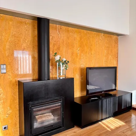 Foz & Farol House - *